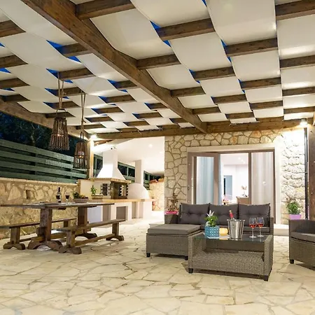 Vesta Villa *
