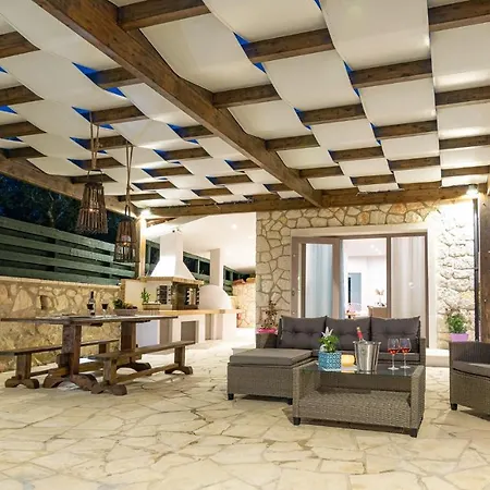 Vesta Villa *